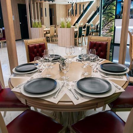 Family Hotel Business Club Szumen Zewnętrze zdjęcie